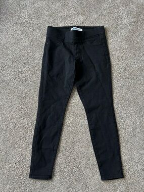 Old Navy Black Women's pull-on Skinny jeans